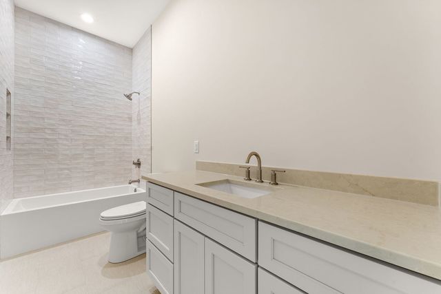 493 Stonebridge Parkway, Valparaiso, IN 46383