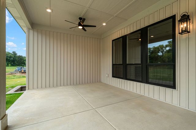 493 Stonebridge Parkway, Valparaiso, IN 46383