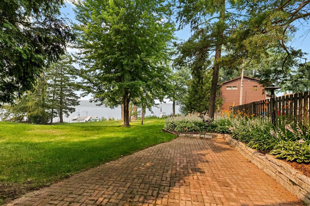 5059 Alameda Street, Shoreview, MN 55126 — photo 2