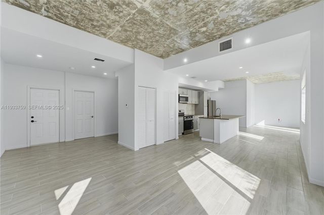 1393 NW 31st St A, Miami, FL 33142