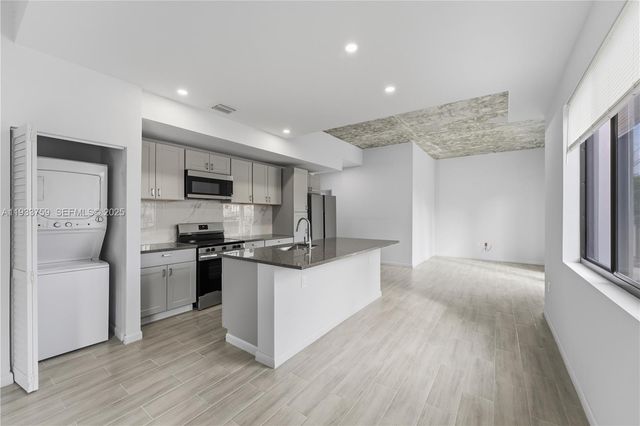 1393 NW 31st St A, Miami, FL 33142