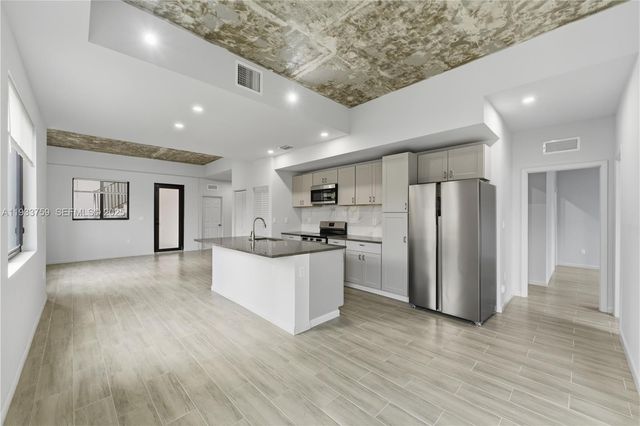 1393 NW 31st St A, Miami, FL 33142