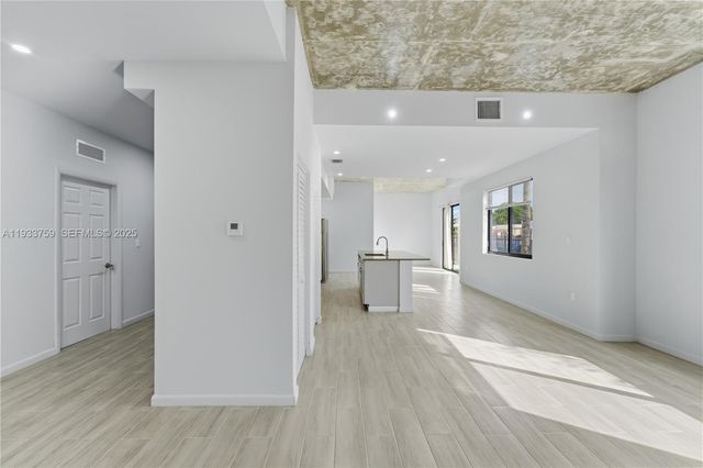 1393 NW 31st St A, Miami, FL 33142