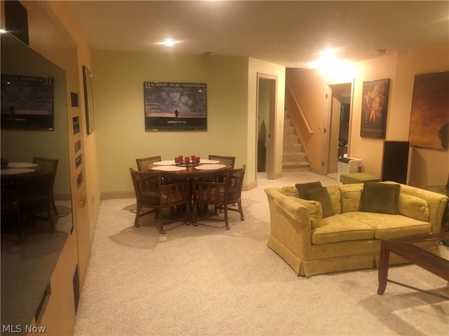 8135 Thackeray Court, Broadview Heights, OH 44147