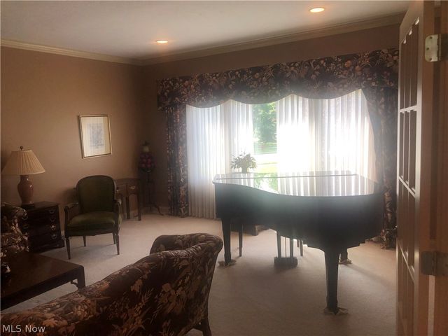 8135 Thackeray Court, Broadview Heights, OH 44147