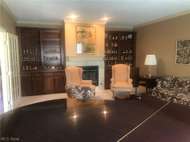 8135 Thackeray Court, Broadview Heights, OH 44147