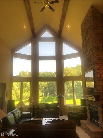 8135 Thackeray Court, Broadview Heights, OH 44147