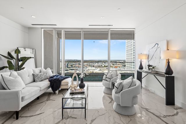 2408 Victory Park Lane 1140, Dallas, TX 75219