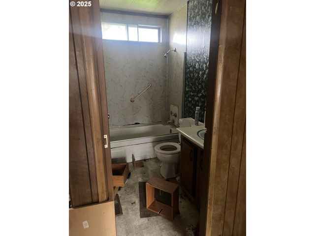 82964 HUNGRY HILL Rd, Creswell, OR 97426