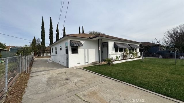 16748 16744 Athol, Fontana, CA 92335