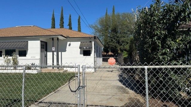 16748 16744 Athol, Fontana, CA 92335