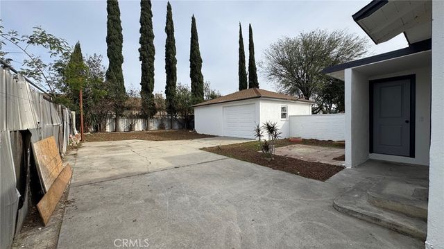 16748 16744 Athol, Fontana, CA 92335