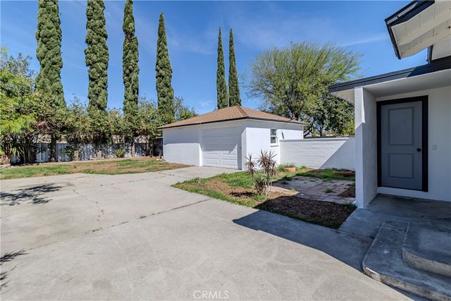 16748 16744 Athol, Fontana, CA 92335