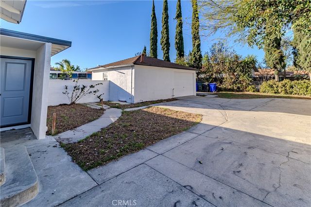 16748 16744 Athol, Fontana, CA 92335