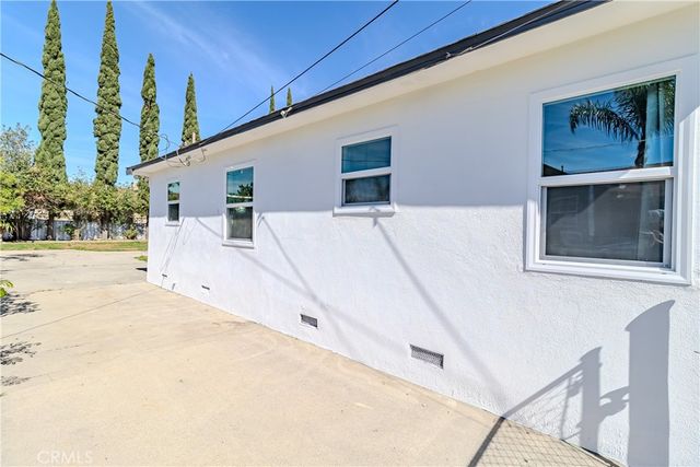 16748 16744 Athol, Fontana, CA 92335