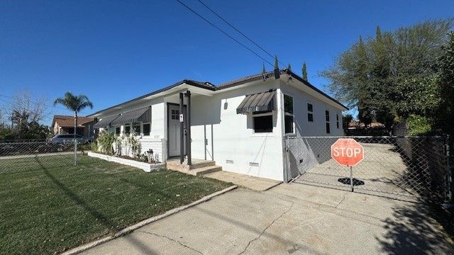 16748 16744 Athol, Fontana, CA 92335