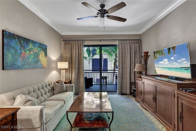 2772 Tiburon BLVD E 5-102, Naples, FL 34109