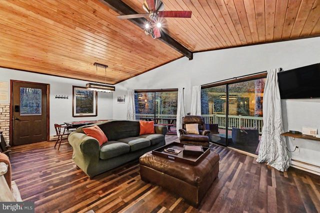 56 DRYDEN DR, Albrightsville, PA 18210