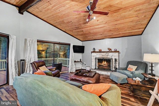 56 DRYDEN DR, Albrightsville, PA 18210