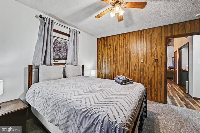 56 DRYDEN DR, Albrightsville, PA 18210