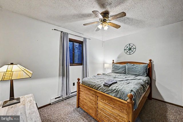 56 DRYDEN DR, Albrightsville, PA 18210