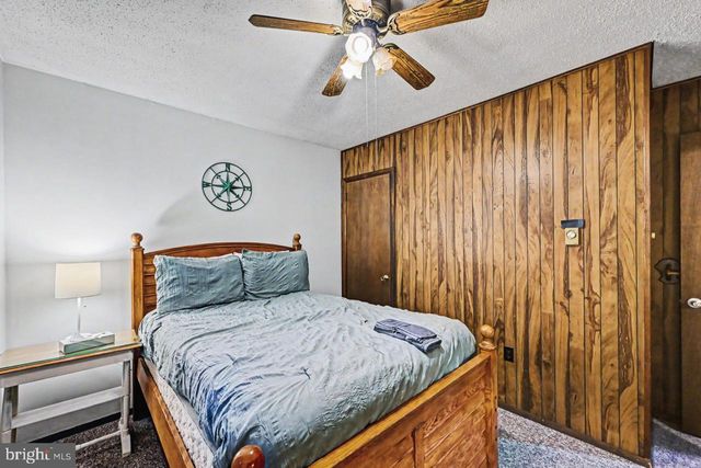 56 DRYDEN DR, Albrightsville, PA 18210