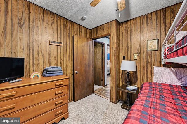 56 DRYDEN DR, Albrightsville, PA 18210