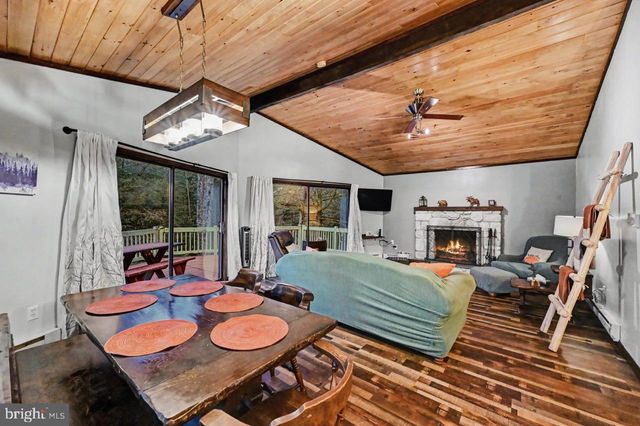 56 DRYDEN DR, Albrightsville, PA 18210