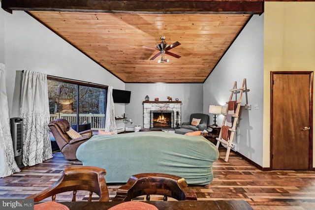 56 DRYDEN DR, Albrightsville, PA 18210
