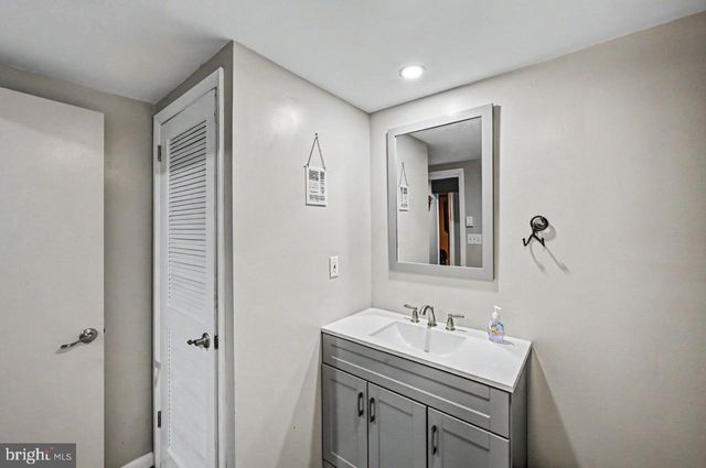 56 DRYDEN DR, Albrightsville, PA 18210