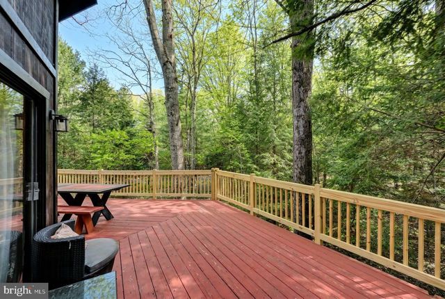 56 DRYDEN DR, Albrightsville, PA 18210