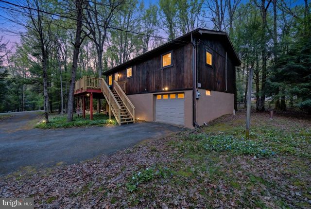 56 DRYDEN DR, Albrightsville, PA 18210
