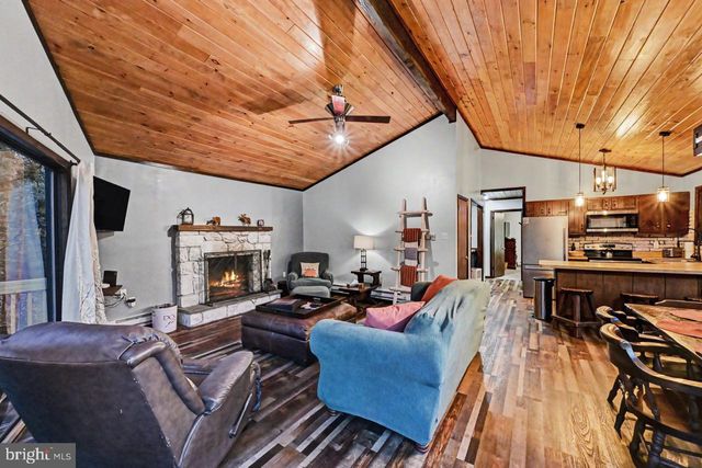 56 DRYDEN DR, Albrightsville, PA 18210