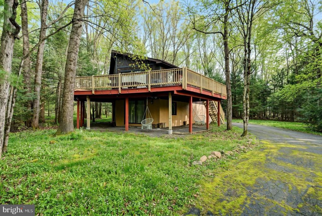 56 DRYDEN DR, Albrightsville, PA 18210