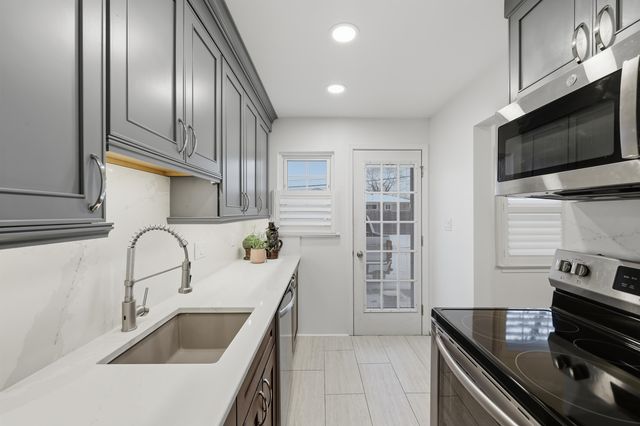 23208 Edsel Ford Court, St Clair Shores, MI 48080