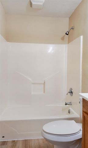 1221 Bayou Shore Drive, Galveston, TX 77551
