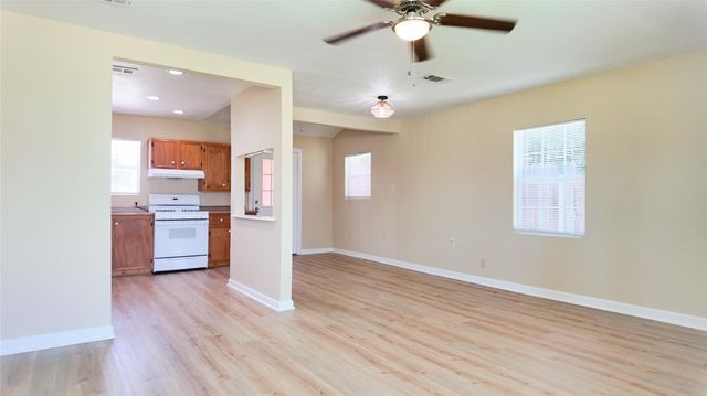 1221 Bayou Shore Drive, Galveston, TX 77551