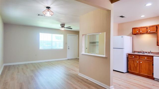1221 Bayou Shore Drive, Galveston, TX 77551