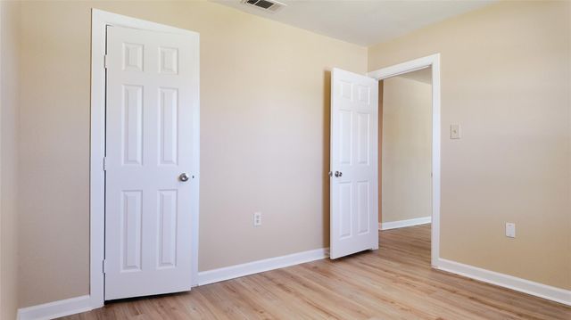 1221 Bayou Shore Drive, Galveston, TX 77551