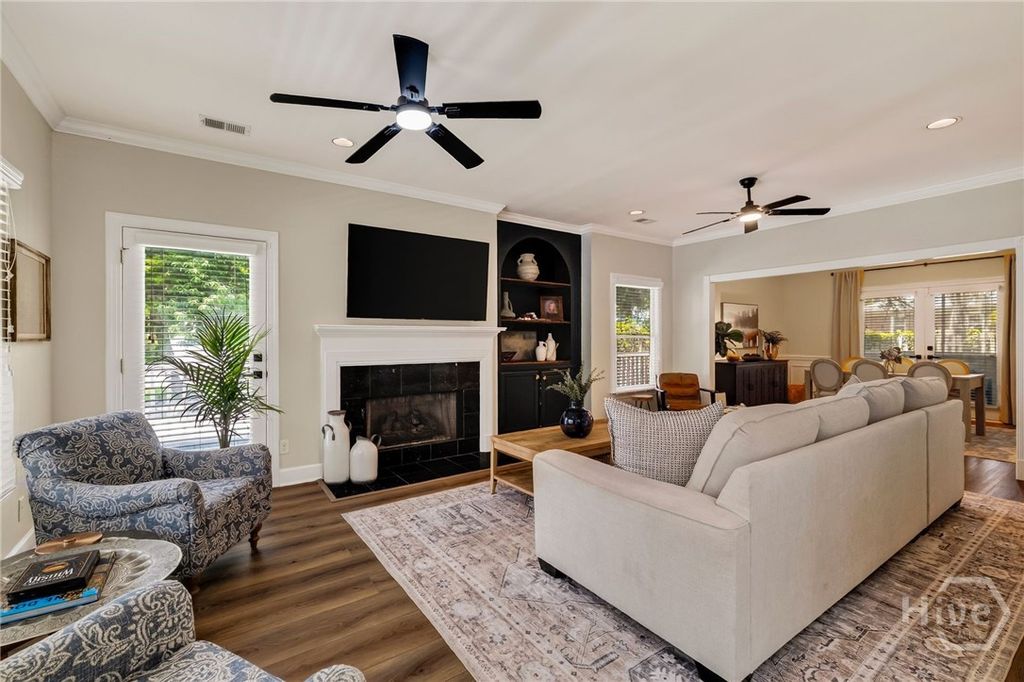 Image 10 of property listing at 9 Devon Road, Savannah, GA 31419