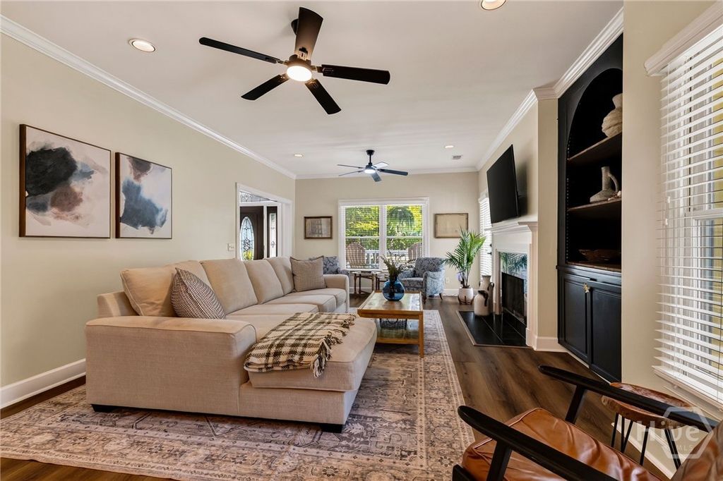 Image 12 of property listing at 9 Devon Road, Savannah, GA 31419