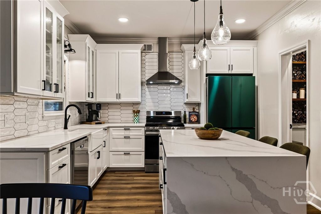 Image 19 of property listing at 9 Devon Road, Savannah, GA 31419