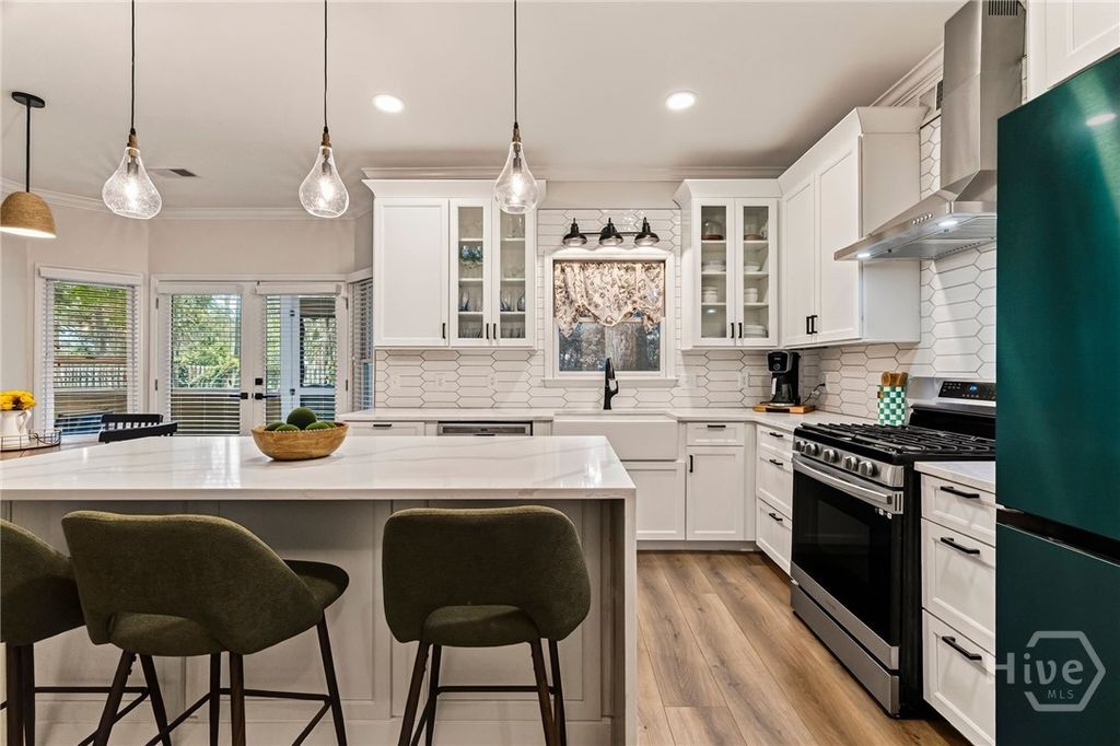 Image 23 of property listing at 9 Devon Road, Savannah, GA 31419