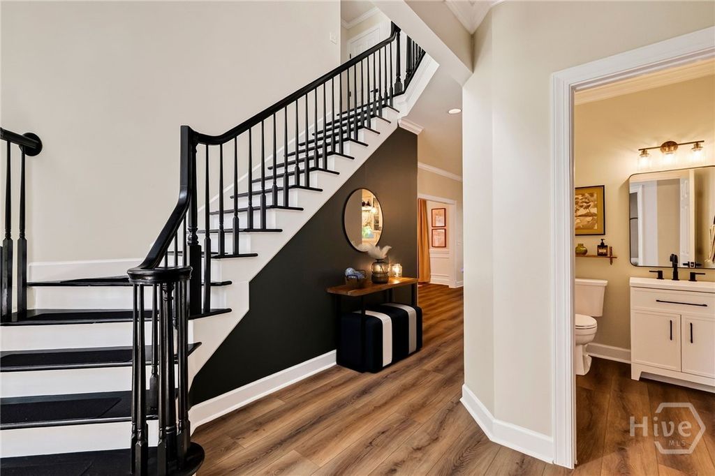 Image 27 of property listing at 9 Devon Road, Savannah, GA 31419