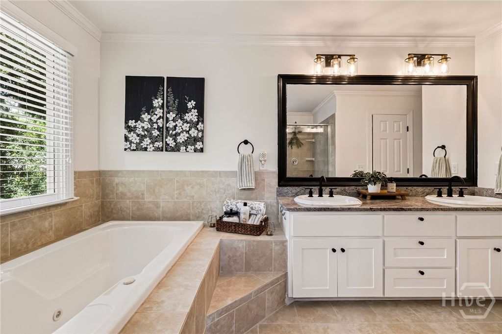 Image 35 of property listing at 9 Devon Road, Savannah, GA 31419