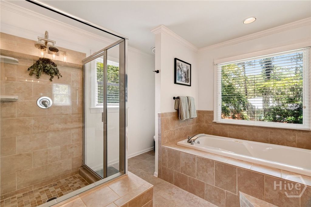 Image 36 of property listing at 9 Devon Road, Savannah, GA 31419