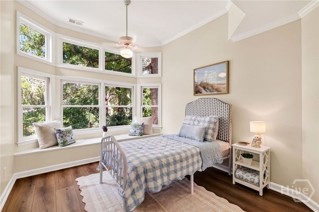 Image 37 of property listing at 9 Devon Road, Savannah, GA 31419