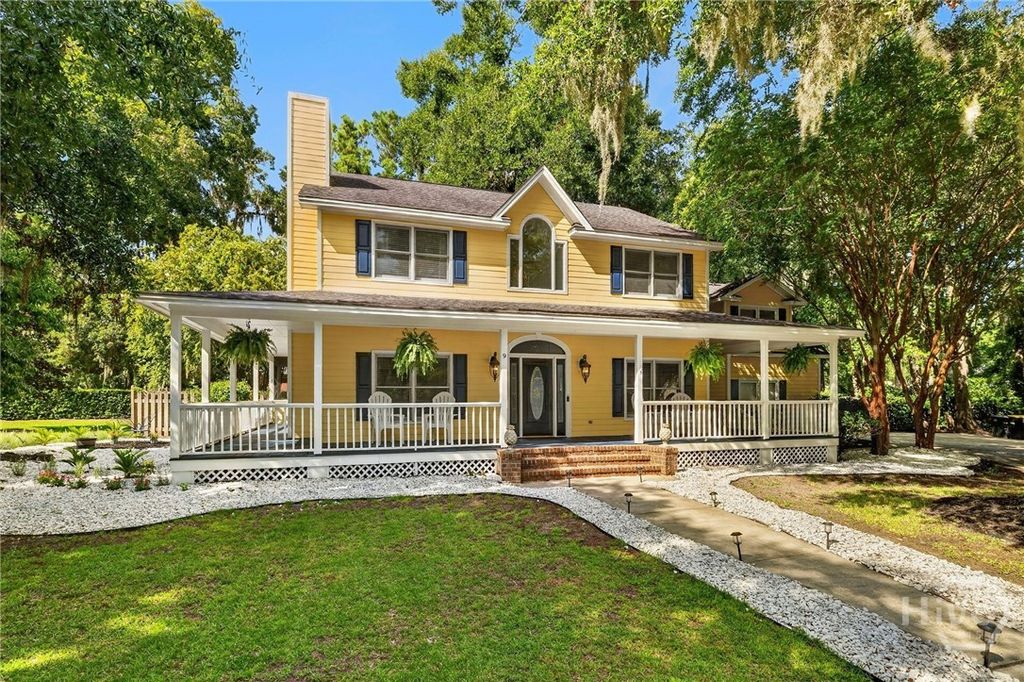 Image 4 of property listing at 9 Devon Road, Savannah, GA 31419