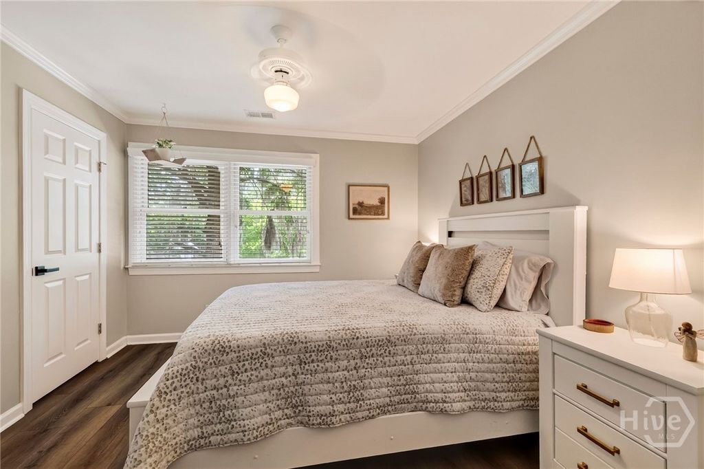 Image 40 of property listing at 9 Devon Road, Savannah, GA 31419