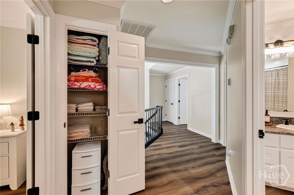 Image 42 of property listing at 9 Devon Road, Savannah, GA 31419